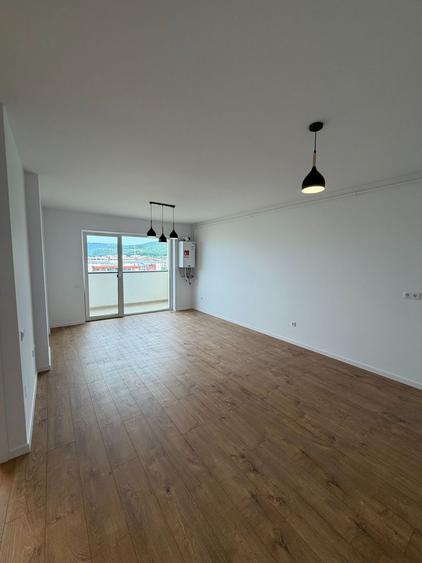 Apartament două camere, finisat nou, zona Eroilor