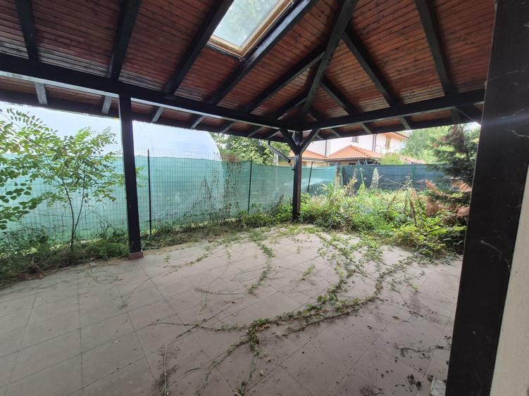 Casa 3 camere de vanzare in Curtea Domneasca