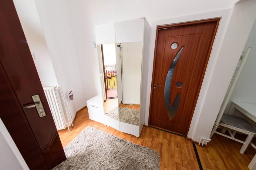 Comision 0% Apartament 3 camere + 2 băi + debara + boxă – Piața Unirii