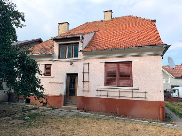 Vand CASA - Codlea, str.T.Vladimirescu, nr.9 jud. Brasov -7 camere