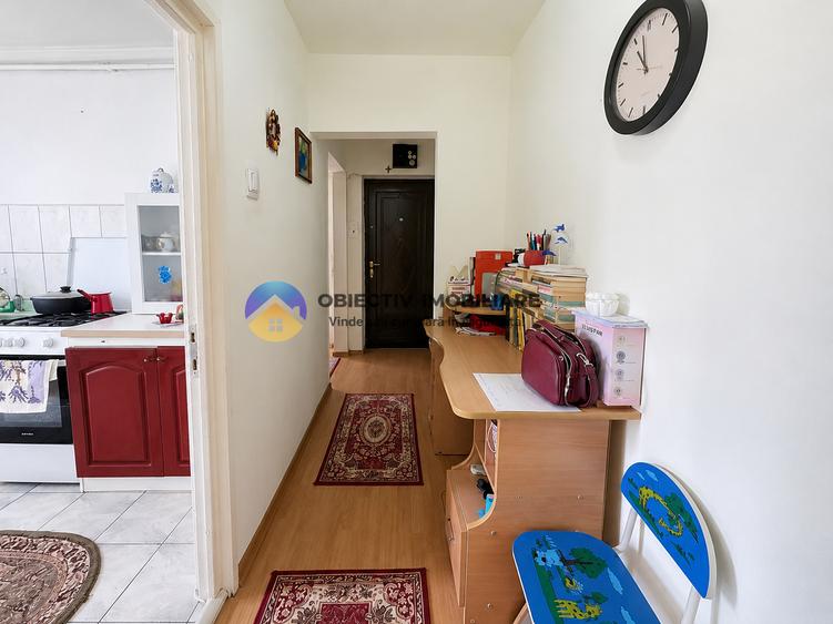 Apartament de vânzare – 2 camere, cartier Precista, etaj 4.