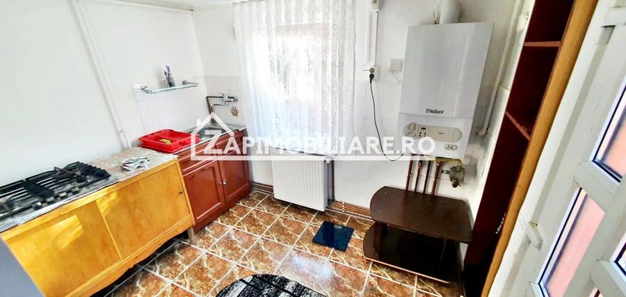Casa singur in curte - Mureseni