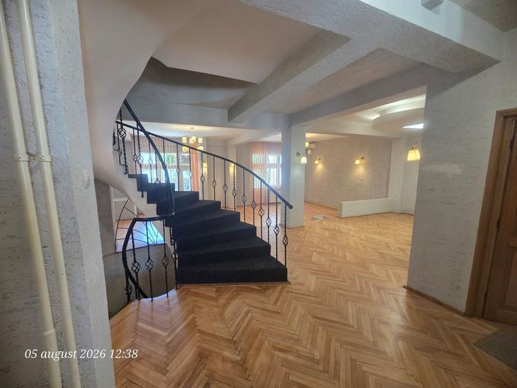 VILA  S+P+2 DE INCHIRIAT - Str. Visinilor, Traian / Unirii - 560 MP