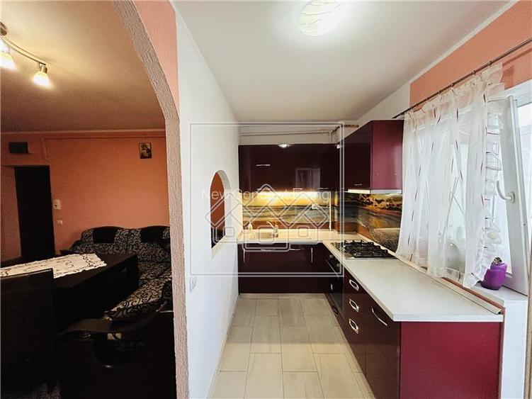 Ap mobilat si utilat, 2 camere, balcon, etaj 1/3 - Valea Aurie - 3