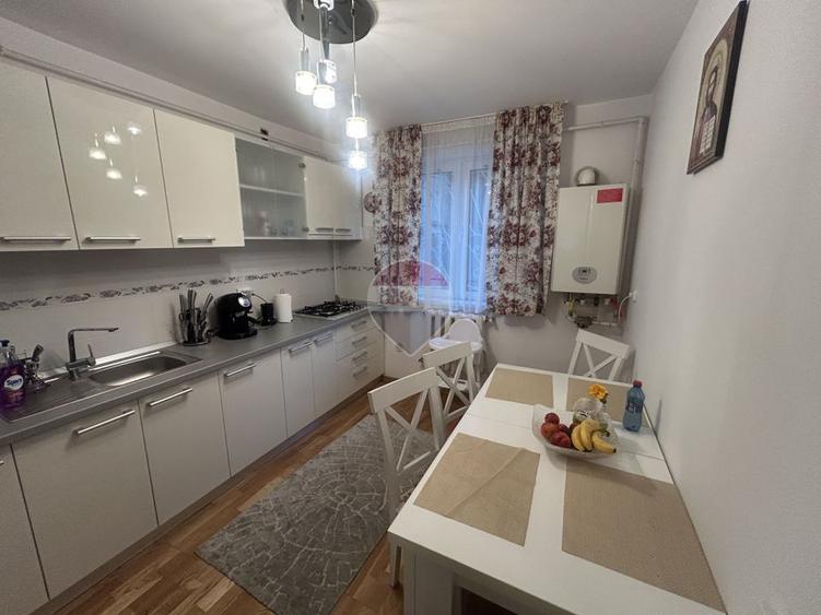 Apartament 3 camere de închiriat | Central Baia Mare | Modern