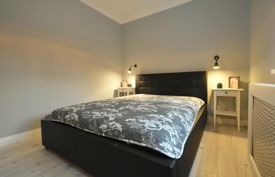Vand apartament cu trei camere  bloc nou Aradului