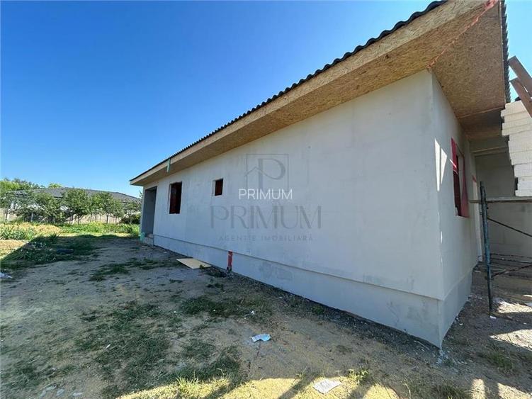 Utvin- toate utilitatile- 4 camere- bucatarie inchisa - 5
