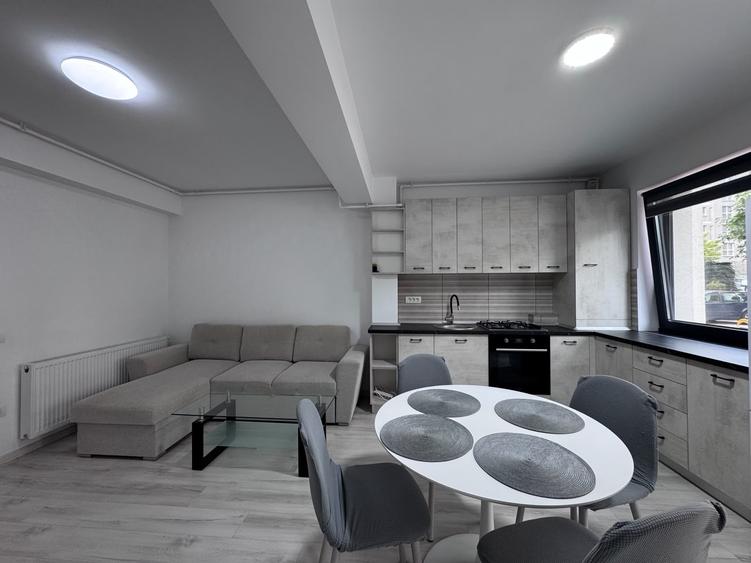Platinum Residence, zona Mall Coresi, apartament cu doua camere de inchiriat