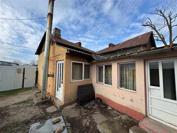 Casa stradala de vanzare in Focsani , str Odobesti nr 56