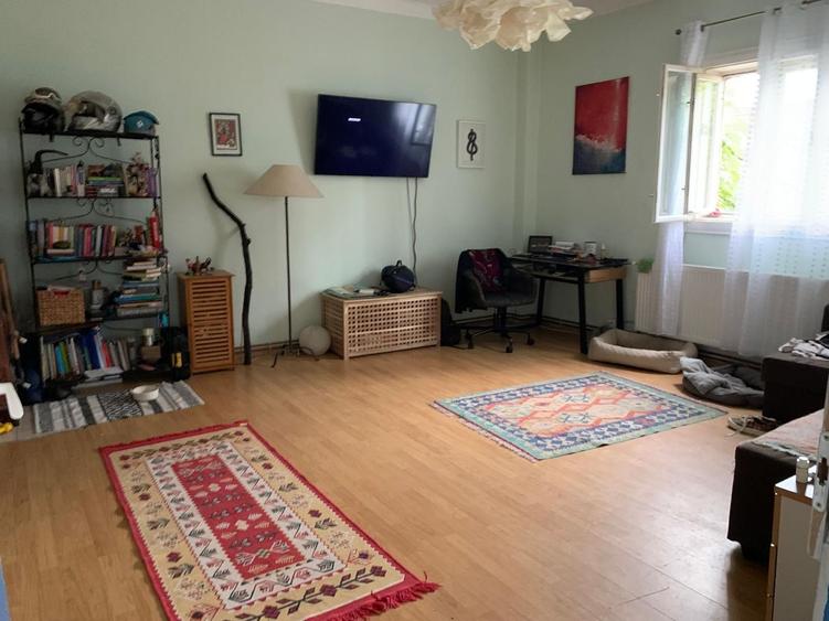 Casa 110 mp cu posibilitae de mansardare si curte cu potential - 7 strazi Gruia