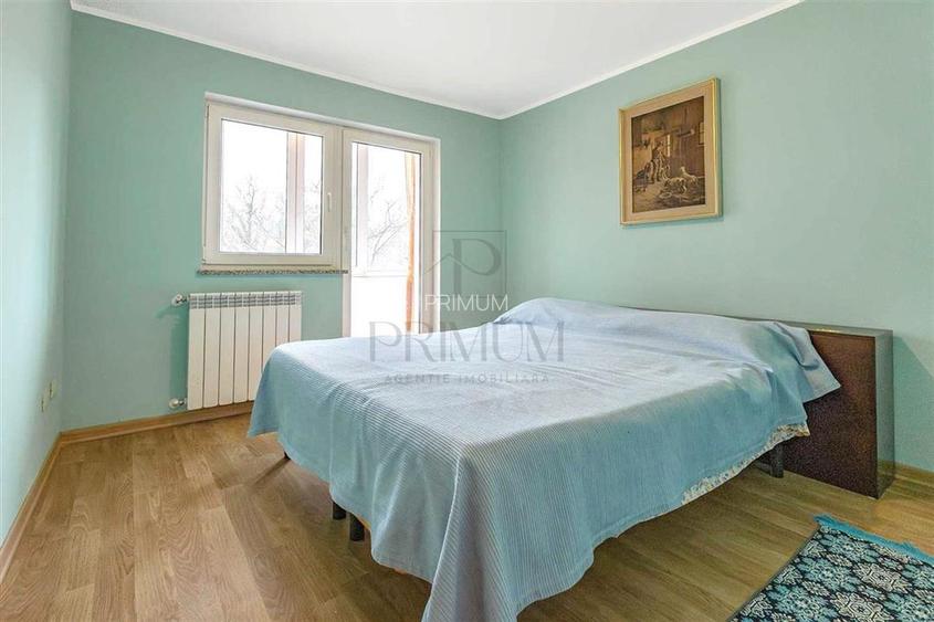 LIPOVEI - DECOMANDAT - 3 CAM - ETAJ 2 - CENTRALA - ZONA LINISTITA - 3