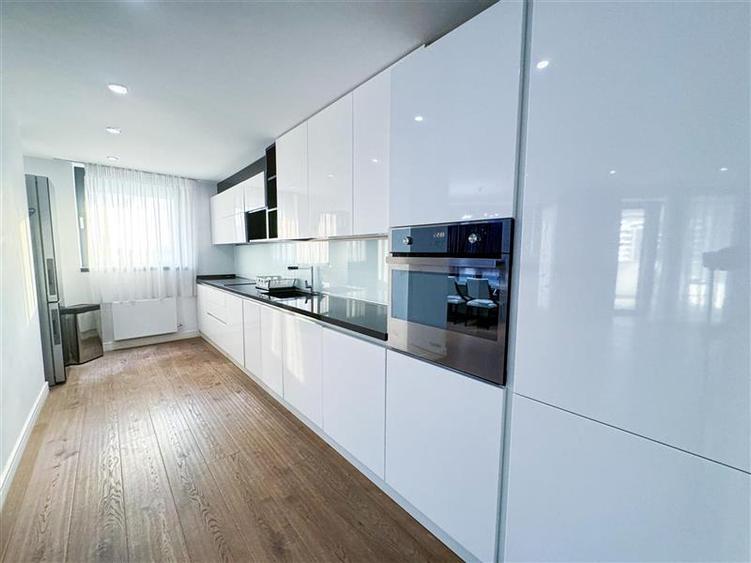 Apartament cu 4 camere de inchiriat Cortina Residence Herastrau