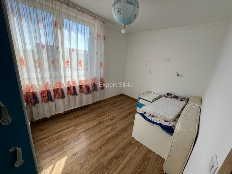 INCHIRIEZ casa 4 camere, tip duplex,renovata,zona Turnisor - 15