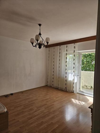 Parcul Trandafirilor, garsoniera in bloc de apartamente