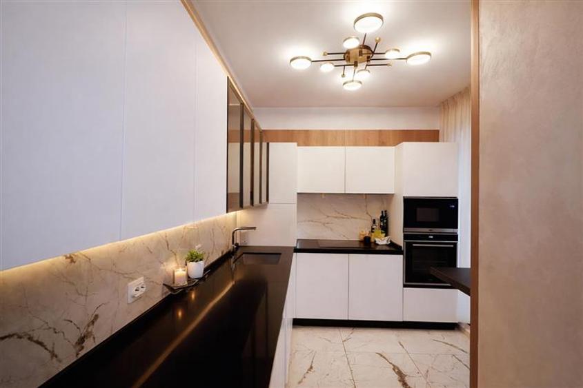 Penthouse Qualis Tractorul Brasov,terasa panoramica,3 balcoane,ales echipat