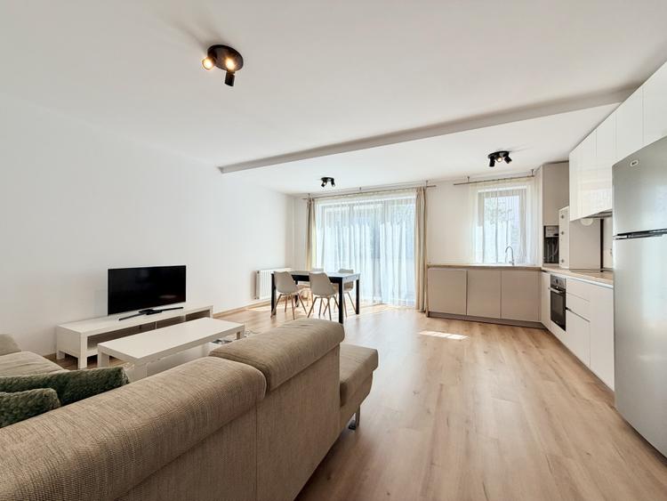 Apartament spatios cu 2 camere, parcare, zona Grand Hotel Italia