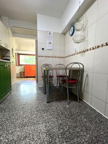 Apartament spațios și luminos cu 4 camere, 2 băi și terasă – Micro 20