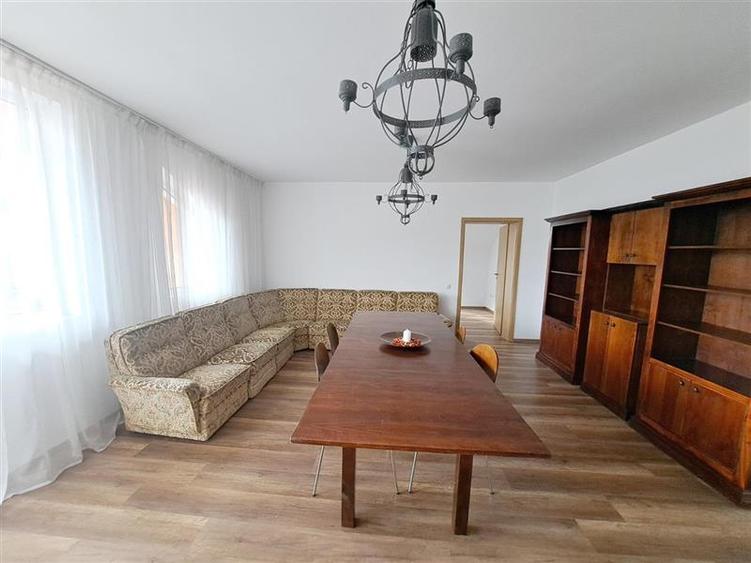 Cluj, Floresti apartament 4 camere, negociabil