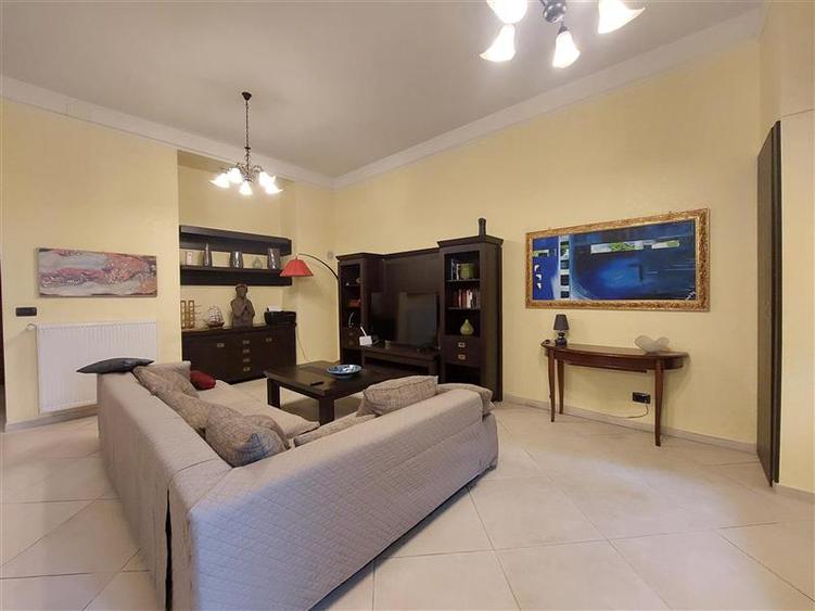 PRET REDUS! Apartament la cheie pe Bv. Revolutiei