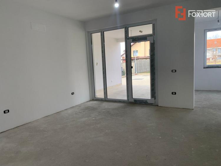 Apartament cu 3 camere si curte de 58 mp - Dumbravita