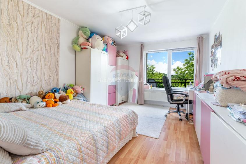 Proprietate generoasă în Gruia, teren 657 mp, zonă liniștită