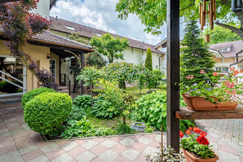 PROPRIETATE MULTIFUNCȚIONALĂ (POTRIVITĂ PENSIUNE / COMPLEX REZIDENȚIAL)