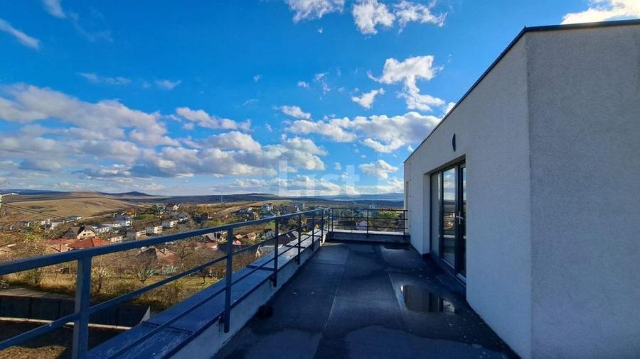 Casa remarcabila, 297 mpu, terasa pe acoperis, garaj, panorama