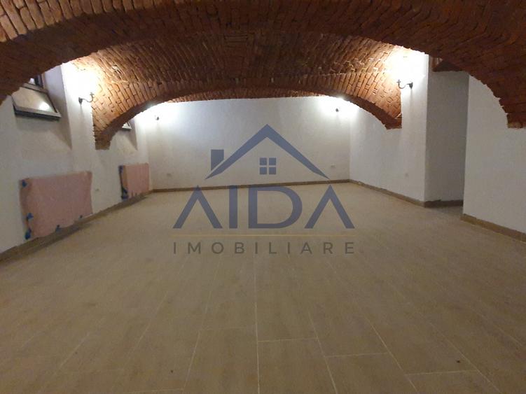 Spațiu 80 mp frumos în imobil istoric la demisol pe bd. 3 August 1919