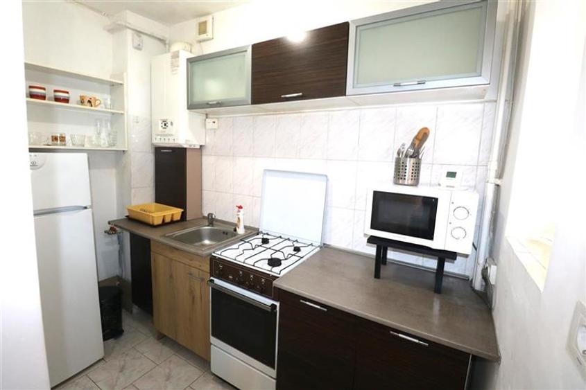 Apartament 1 camera , centrala proprie , zona centrala