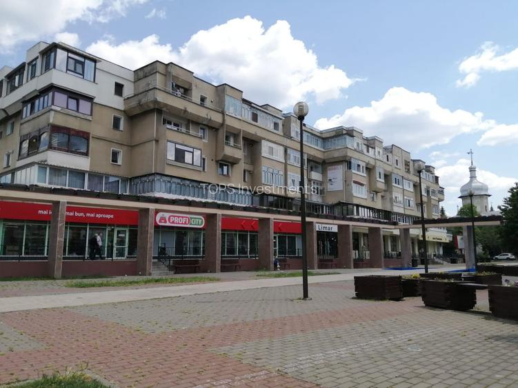 Spațiu comercial 200 mp ultracentral singurul vad pietonal 100% Roman - 2