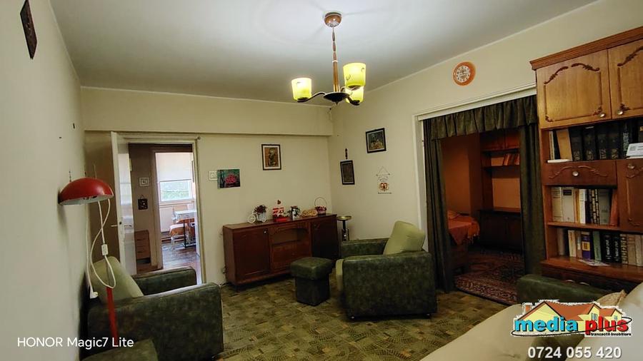 Apartament 4 camere semidecomandat – Mazepa 1