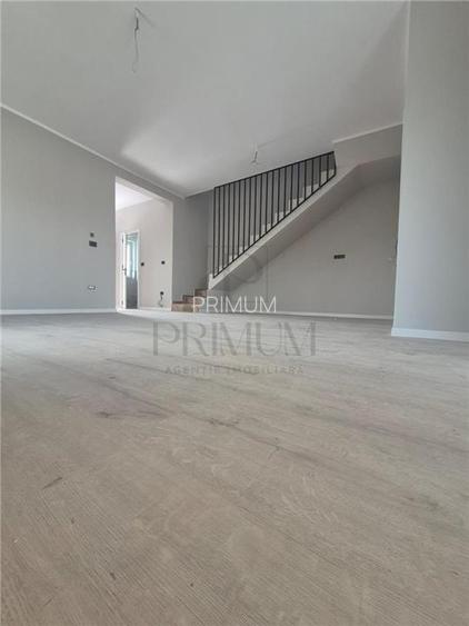 DUPLEX INDIVIDUAL -   Despartit prin camera Tehnica  - bucatarie inchisa -  2 Fr - 7