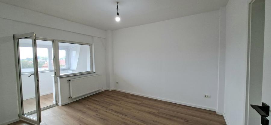 Apartament complet renovat cu 4 camere