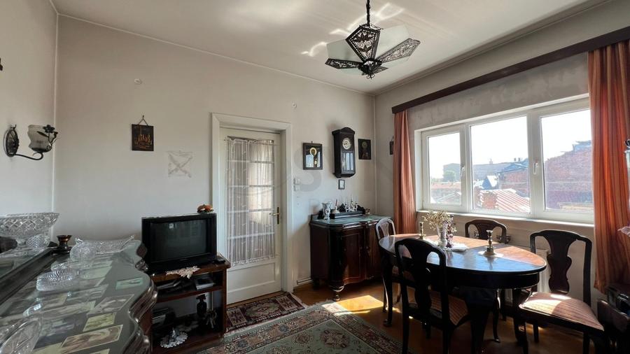 REA1023002 Apartament spatios Calea Grivitei de renovat