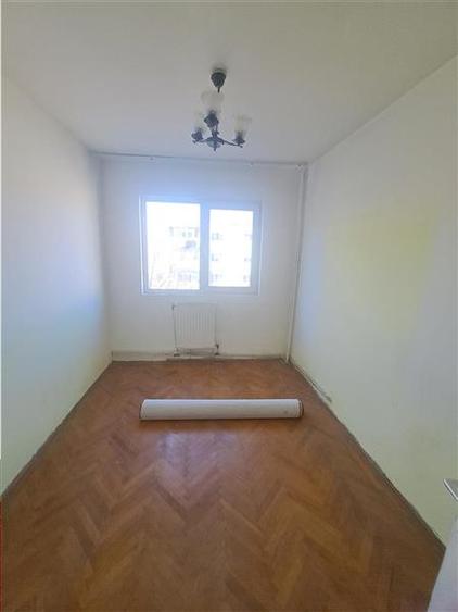 3 CAMERE, ETAJ INTERMEDIAR, CENTRALA TERMICA, SAGULUI!