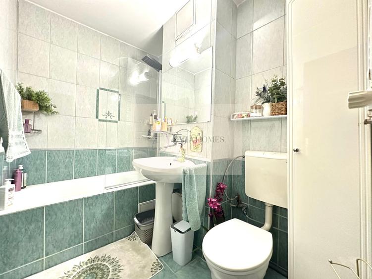 3 camere/2 bai/2 balcoane/boxa/ Lacul Roșu/ Marasti