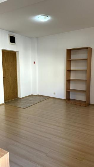 Damaroaia spatiu stradal 65 mp cu chirias