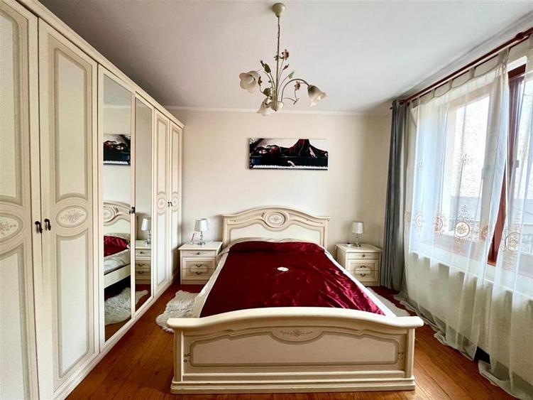 Apartament 2 camere la casa cu curte proprie Schei