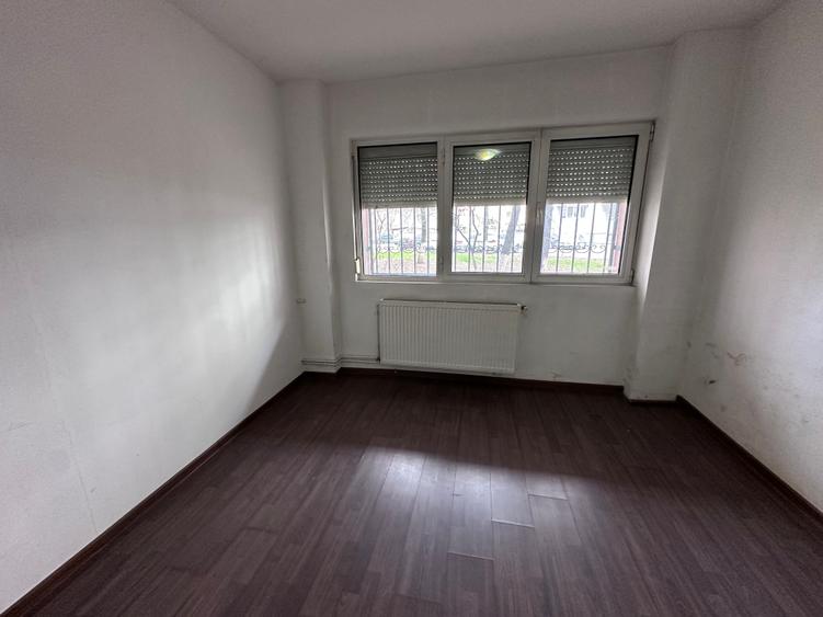 Apartament de 3 camere decomandate lângă parc.