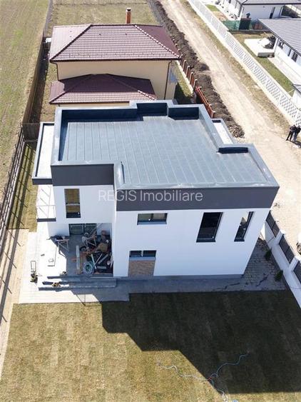 Vila moderna de 4 camere in Cristian - 13