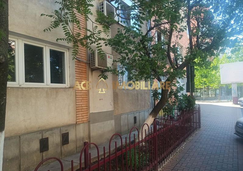 Spatiu Birouri | 4 Camere | Calea Calarasilor | Parter | 90mp