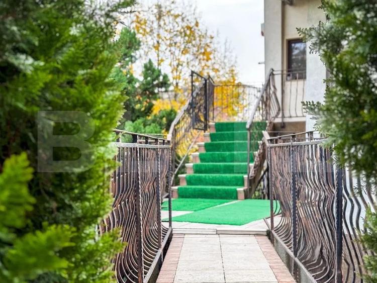 Apartament 3 dormitoare, 140 mp, zona Podul de Fier