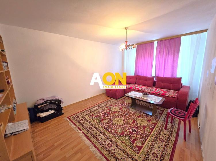 Apartament 3 camere decomandat, etaj 1, zona Tolstoi Cetate