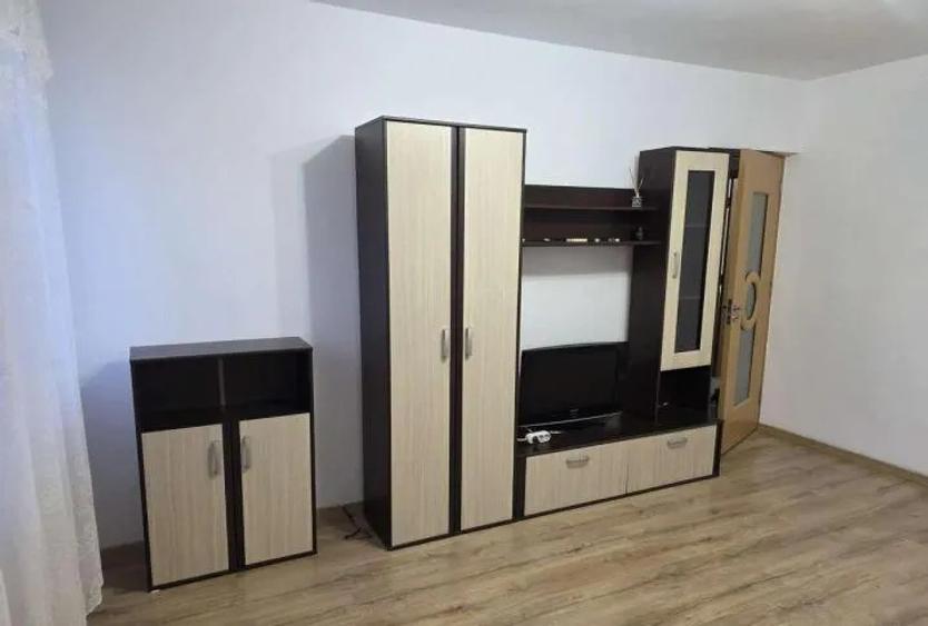 Apartament - 2 camere - decomandat - Tineretului