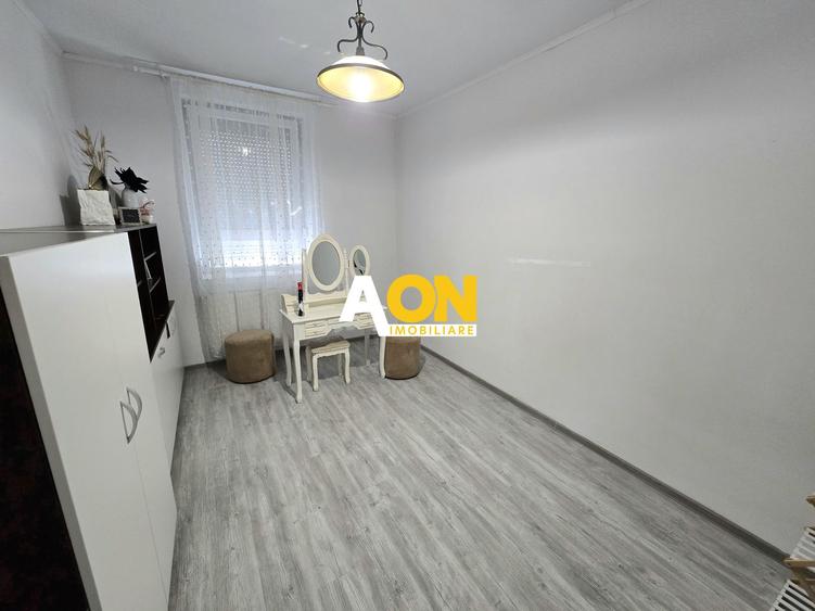 Casă Înșiruită de Închiriat, 4 Camere, Zona Centru