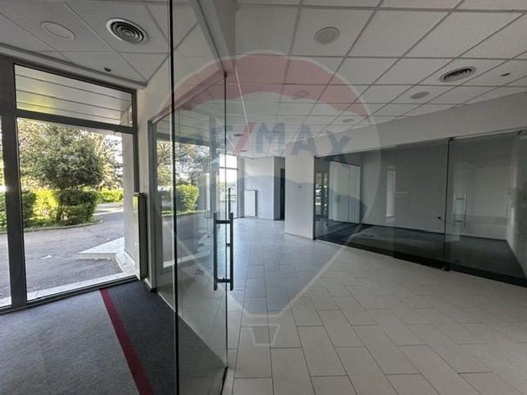 SPATIU COMERCIAL - zona Semiluna , Baia Mare