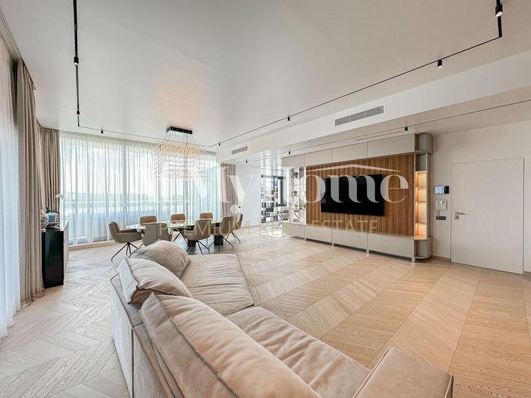 Penthouse Ultra Luxury cu 5 camere,  complet renovat,2 parcari,boxa,terase 195mp