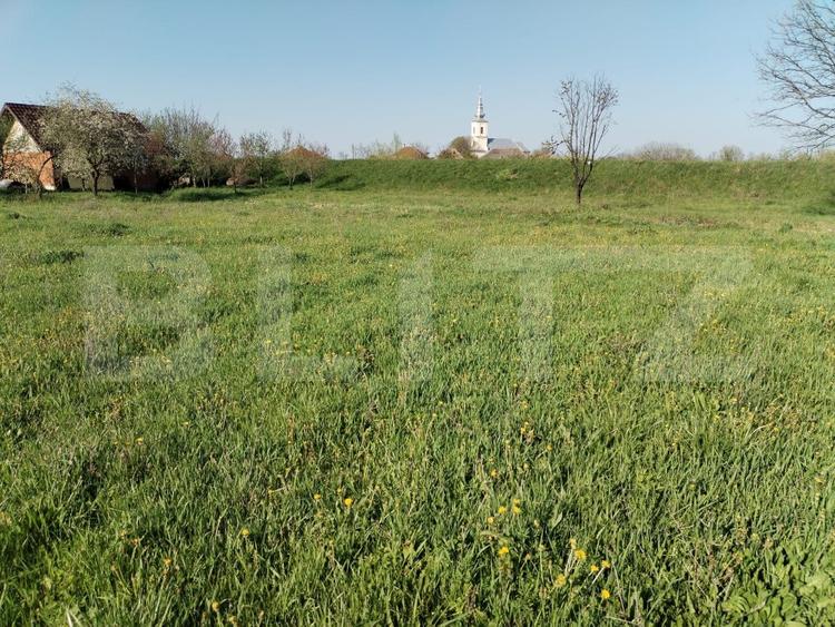 Casa de vanzare cu 3 camere, 2050 mp, zona Tatarasti