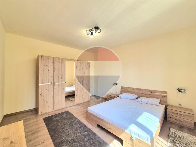 Apartament cu 3 camere, la prima închiriere, în zona centrală