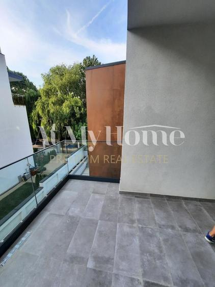 Apartament SUPERB cu 2 camere, Locatie PREMIUM langa lac, parcare, terasa 18mp